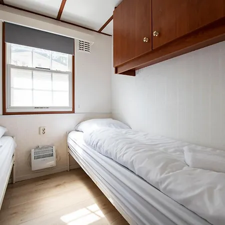 80, Midden In De - Airco! 木屋 *