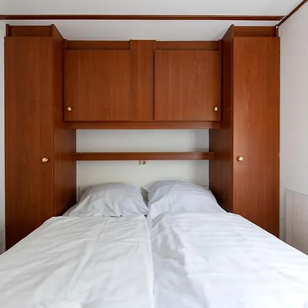 木屋 80, Midden In De - Airco!