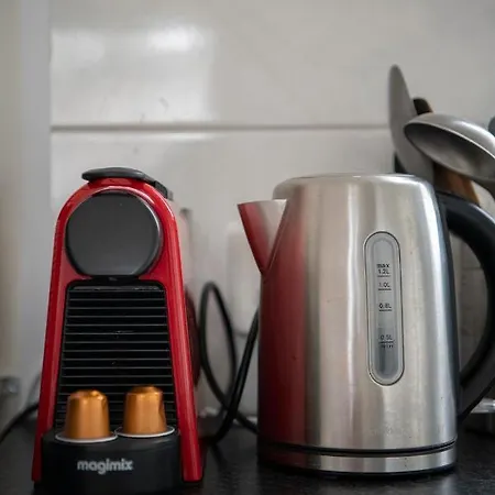 בקתה 80, Midden In De - Airco!