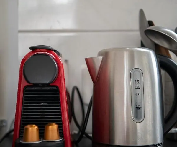 Σαλέ 80, Midden In De - Airco!